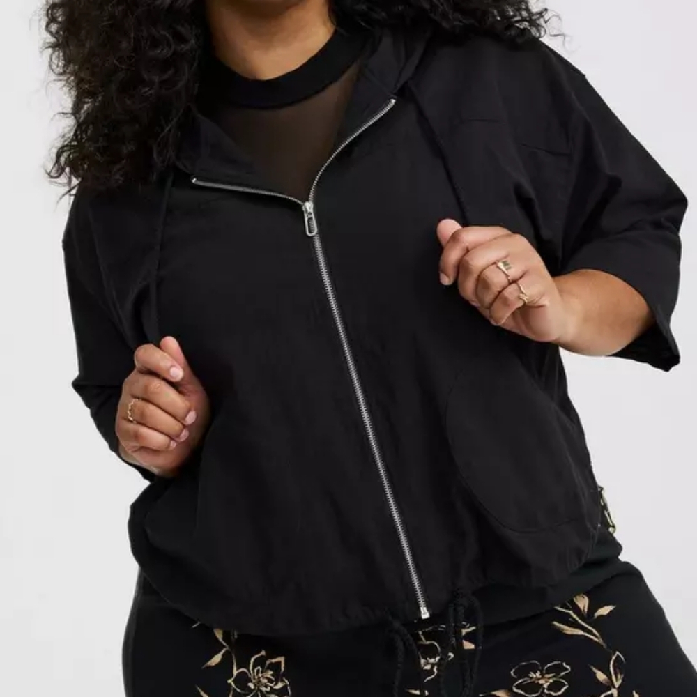Torrid Black Woven Cotton Hooded Full Zip Short Sleeve Hoodie 18/20 2X Nwt - Picture 6 of 7